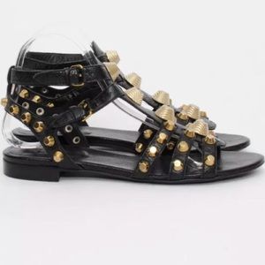 🔥🔥SOLD🔥🔥BALENZIAGA flat SANDAL with bold studs